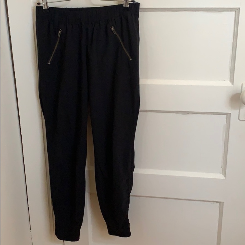 Athleta City Pant with Zippers Size 4
